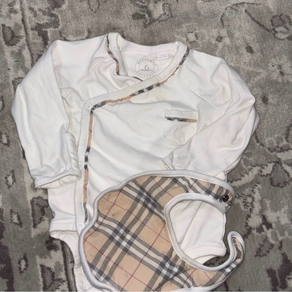 Burberry Plaid Trim Baby Bodysuit and Bib Set